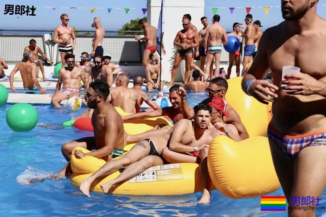 西班牙最SAO两大同志小镇PK,哪个更好玩? - 51虹马 西班牙最SAO两大同志小镇PK,哪个更好玩? - 51虹马