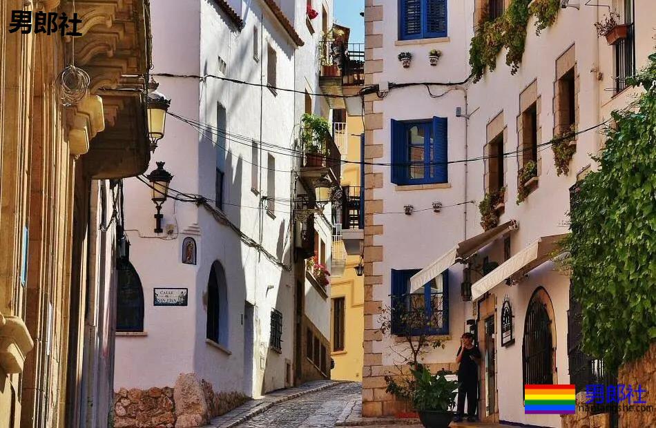 西班牙最SAO两大同志小镇PK,哪个更好玩? - 51虹马 西班牙最SAO两大同志小镇PK,哪个更好玩? - 51虹马