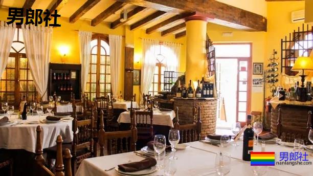 西班牙最SAO两大同志小镇PK,哪个更好玩? - 51虹马 西班牙最SAO两大同志小镇PK,哪个更好玩? - 51虹马