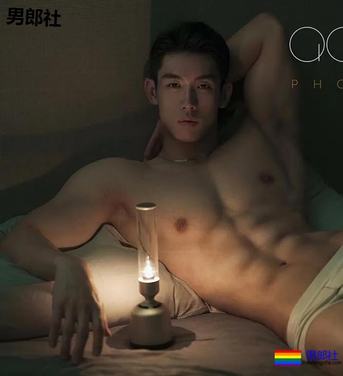 高帅长腿牛奶肌体育生,倒三角翘臀超A腰,INS私照爆出“大”秘密! - 51虹马 高帅长腿牛奶肌体育生,倒三角翘臀超A腰,INS私照爆出“大”秘密! - 51虹马