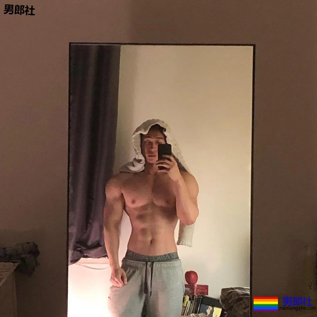 高帅长腿牛奶肌体育生,倒三角翘臀超A腰,INS私照爆出“大”秘密! - 51虹马 高帅长腿牛奶肌体育生,倒三角翘臀超A腰,INS私照爆出“大”秘密! - 51虹马