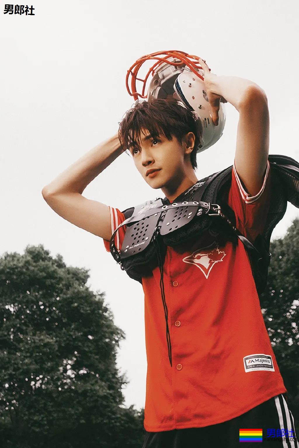 "成化十四年"兄弟共浴秀身材!这个186肌肉天菜曾演过稞戏! - 51虹马 "成化十四年"兄弟共浴秀身材!这个186肌肉天菜曾演过稞戏! - 51虹马