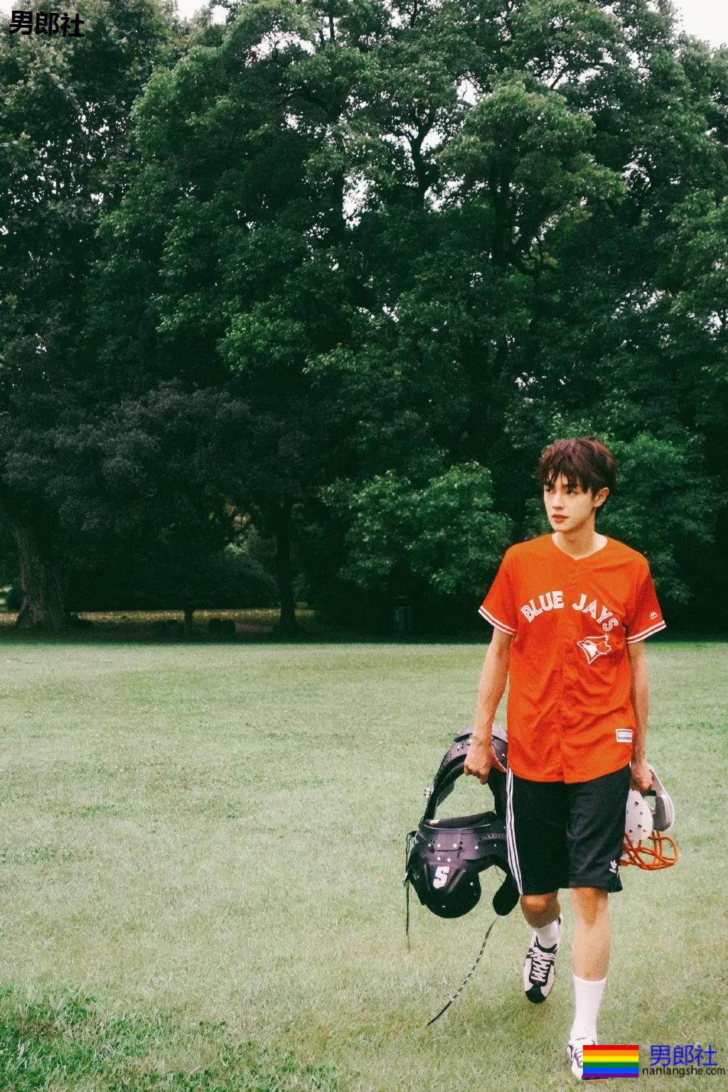 "成化十四年"兄弟共浴秀身材!这个186肌肉天菜曾演过稞戏! - 51虹马 "成化十四年"兄弟共浴秀身材!这个186肌肉天菜曾演过稞戏! - 51虹马