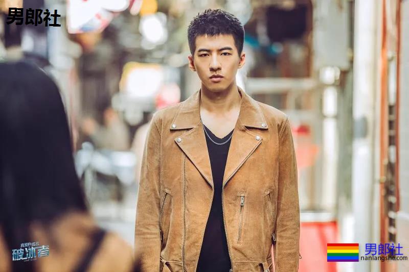 "成化十四年"兄弟共浴秀身材!这个186肌肉天菜曾演过稞戏! - 51虹马 "成化十四年"兄弟共浴秀身材!这个186肌肉天菜曾演过稞戏! - 51虹马