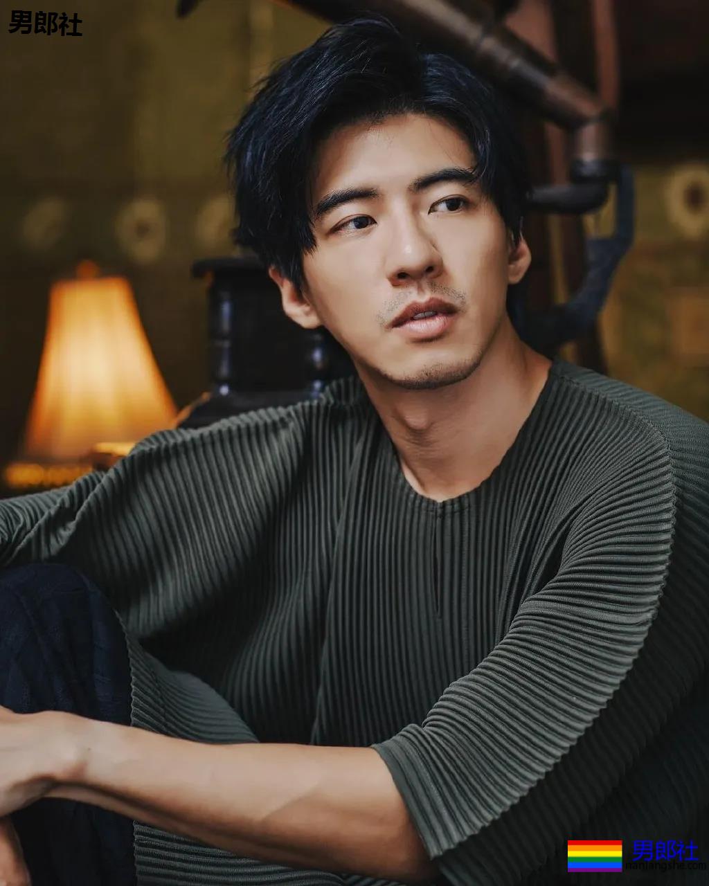 "成化十四年"兄弟共浴秀身材!这个186肌肉天菜曾演过稞戏! - 51虹马 "成化十四年"兄弟共浴秀身材!这个186肌肉天菜曾演过稞戏! - 51虹马