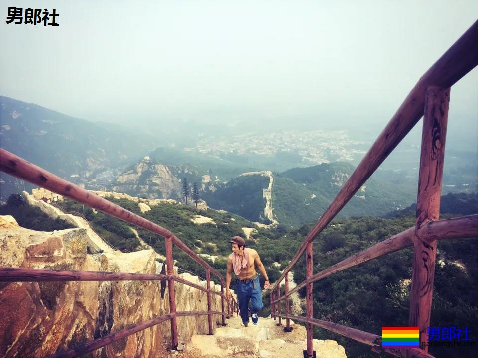 "成化十四年"兄弟共浴秀身材!这个186肌肉天菜曾演过稞戏! - 51虹马 "成化十四年"兄弟共浴秀身材!这个186肌肉天菜曾演过稞戏! - 51虹马