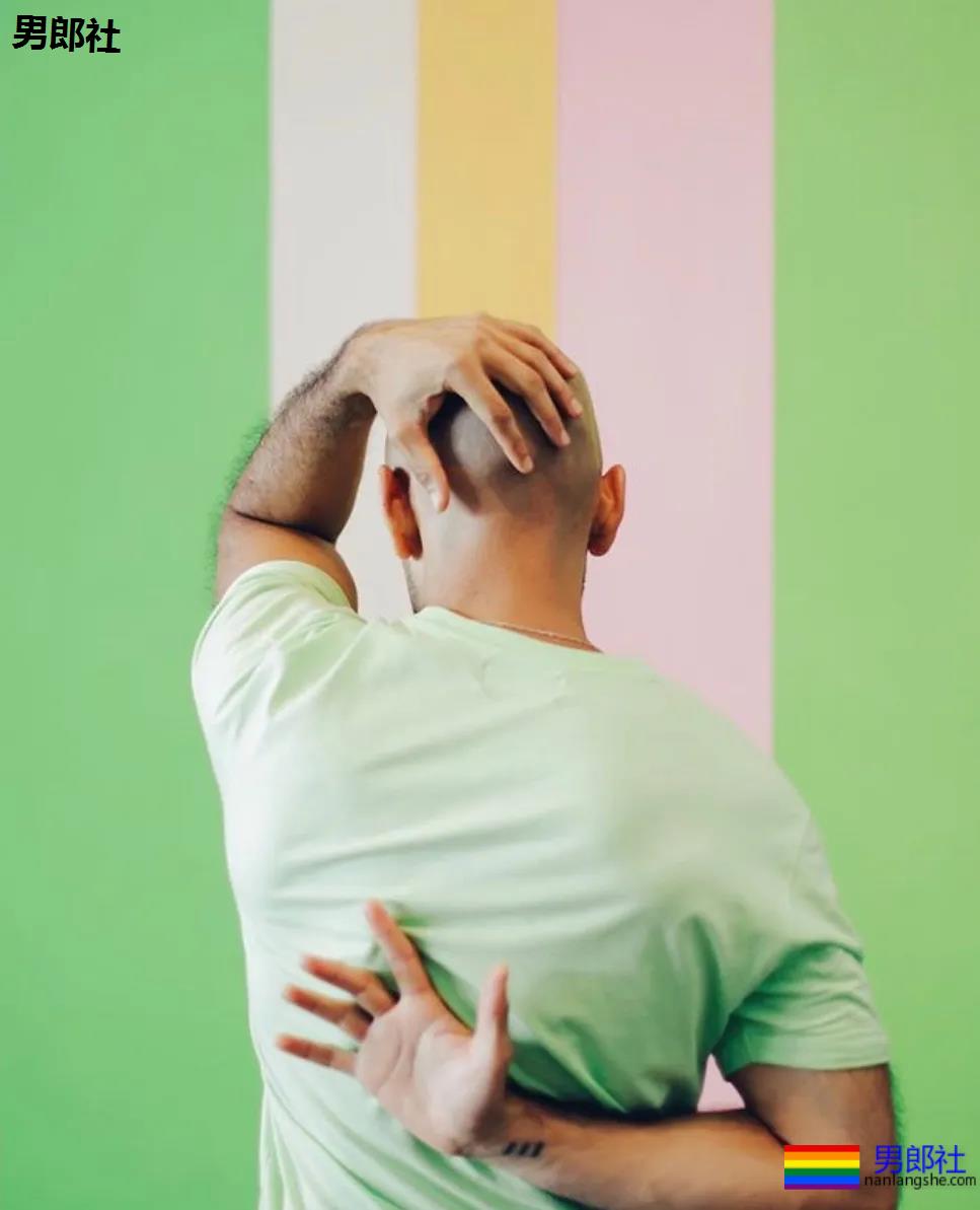 盲人怎么知道自己是GAY？ - 51虹马