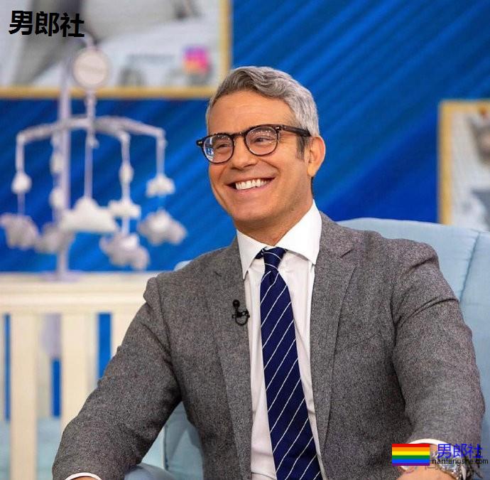 “同志奶爸”安迪·科恩战胜新冠，与儿子团圆 - 51虹马