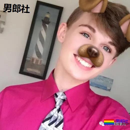 瘦弱男生被同学骂“死玻璃” 怒闪巴掌反击 - 51虹马