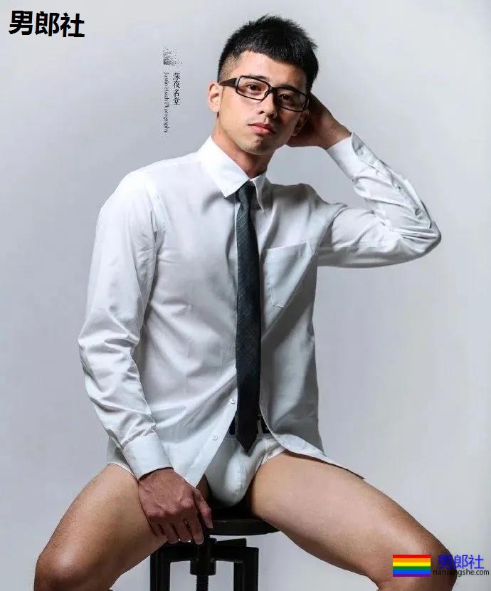 既是帅气的模特，也是英勇的消防员 - 51虹马