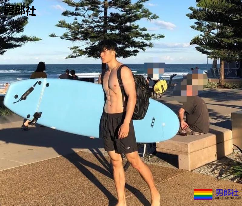 泳池地铁街头正装运动帅哥，让你一次看上头！ - 51虹马