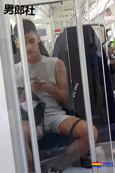 泳池地铁街头正装运动帅哥，让你一次看上头！ - 51虹马