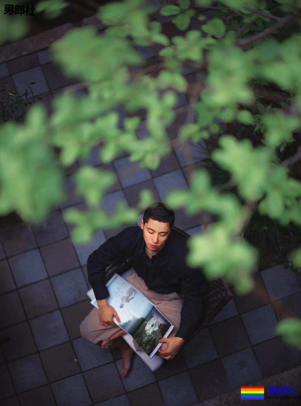 寸头筋肉小奶狗成摄影新宠，巨胸翘屁鼻子挺，我太可了！ - 51虹马