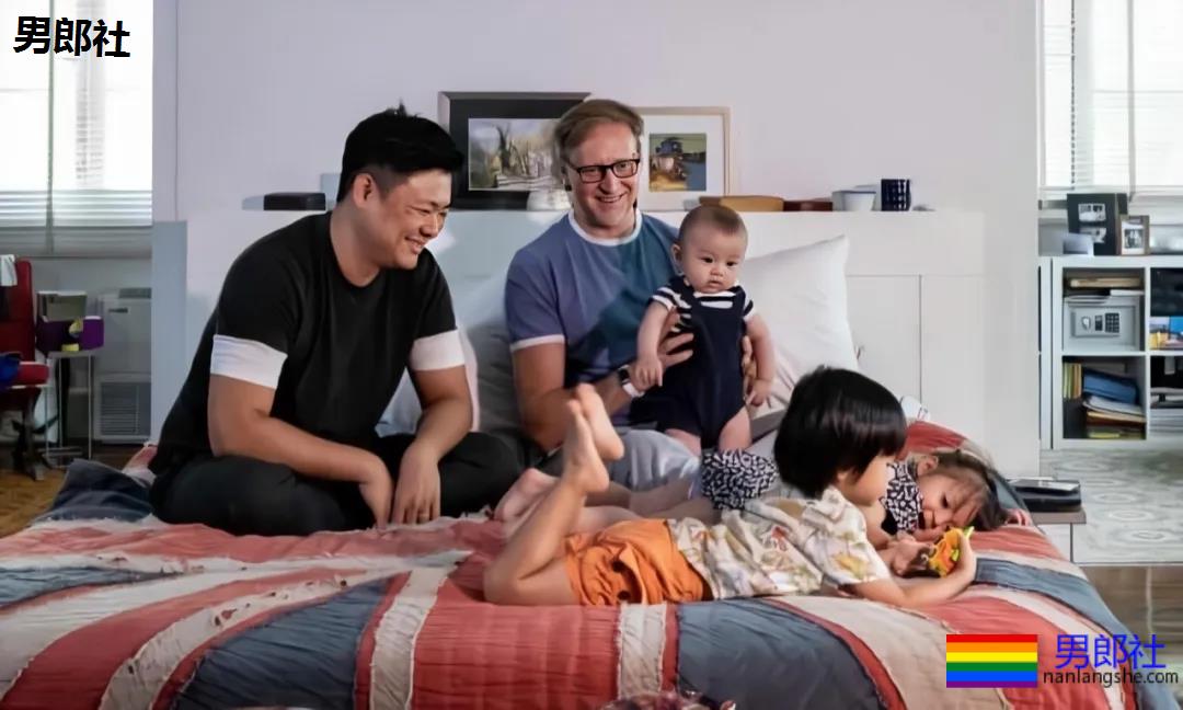 他们，是一对在北京合法结婚的同性伴侣 - 51虹马