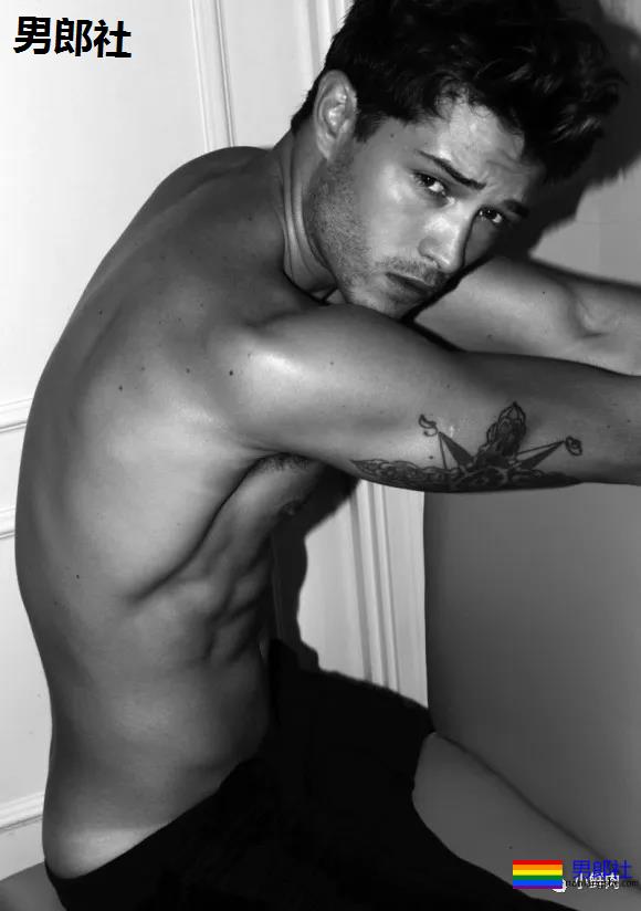 这肉体有多Sexy？连走秀的男模都忍不住要回头看！ - 51虹马