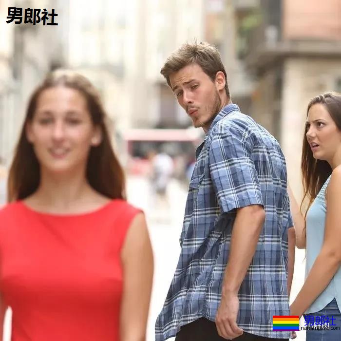 这肉体有多Sexy？连走秀的男模都忍不住要回头看！ - 51虹马