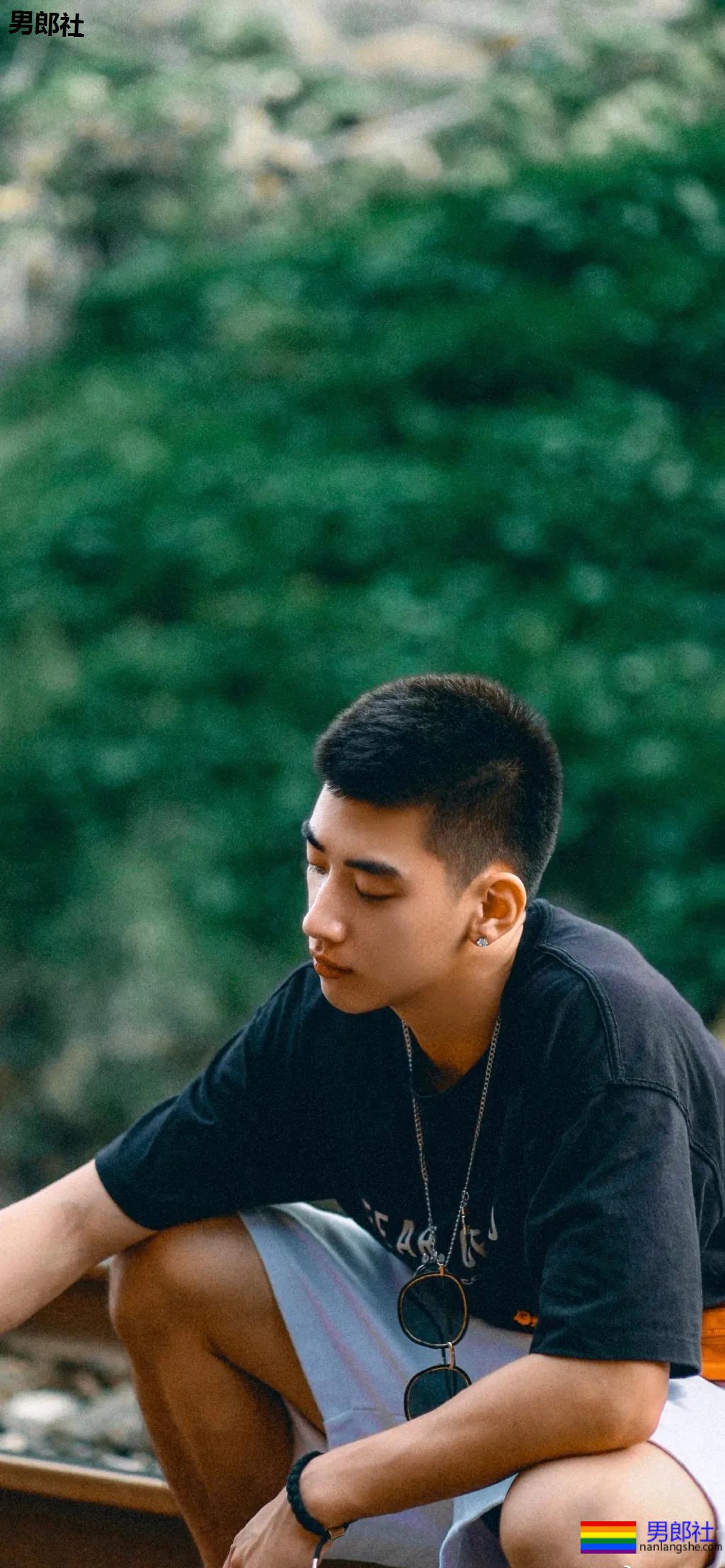 发育不错的00后体育生小狼狗，谁是你未来老公？ - 51虹马