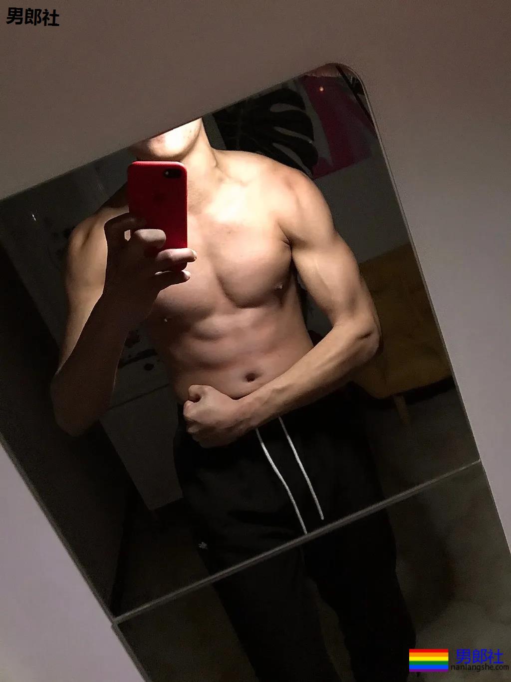 发育不错的00后体育生小狼狗，谁是你未来老公？ - 51虹马