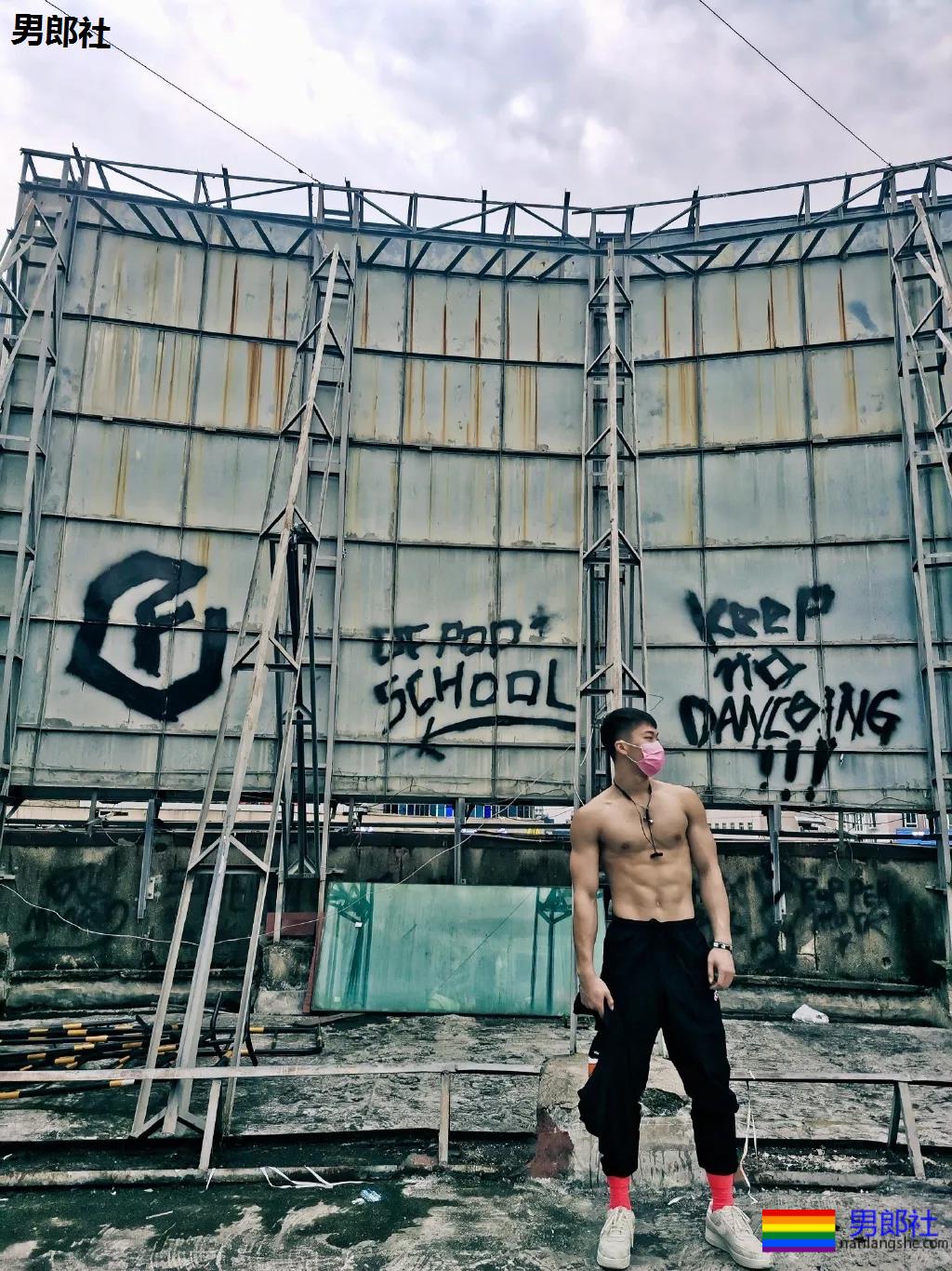 发育不错的00后体育生小狼狗，谁是你未来老公？ - 51虹马