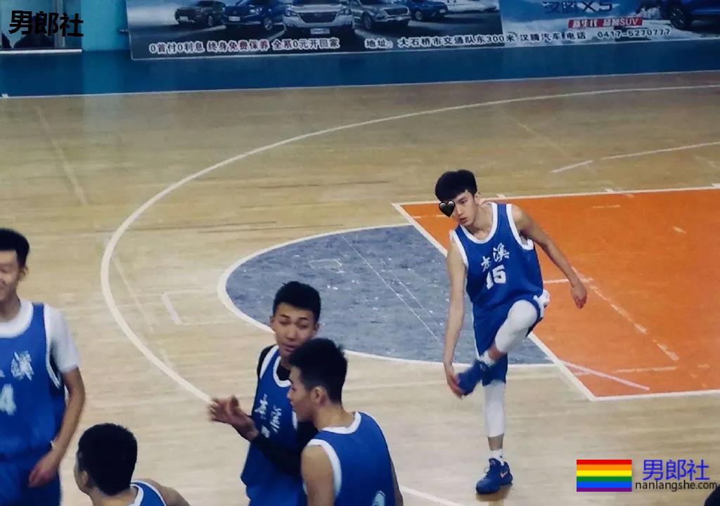 发育不错的00后体育生小狼狗，谁是你未来老公？ - 51虹马