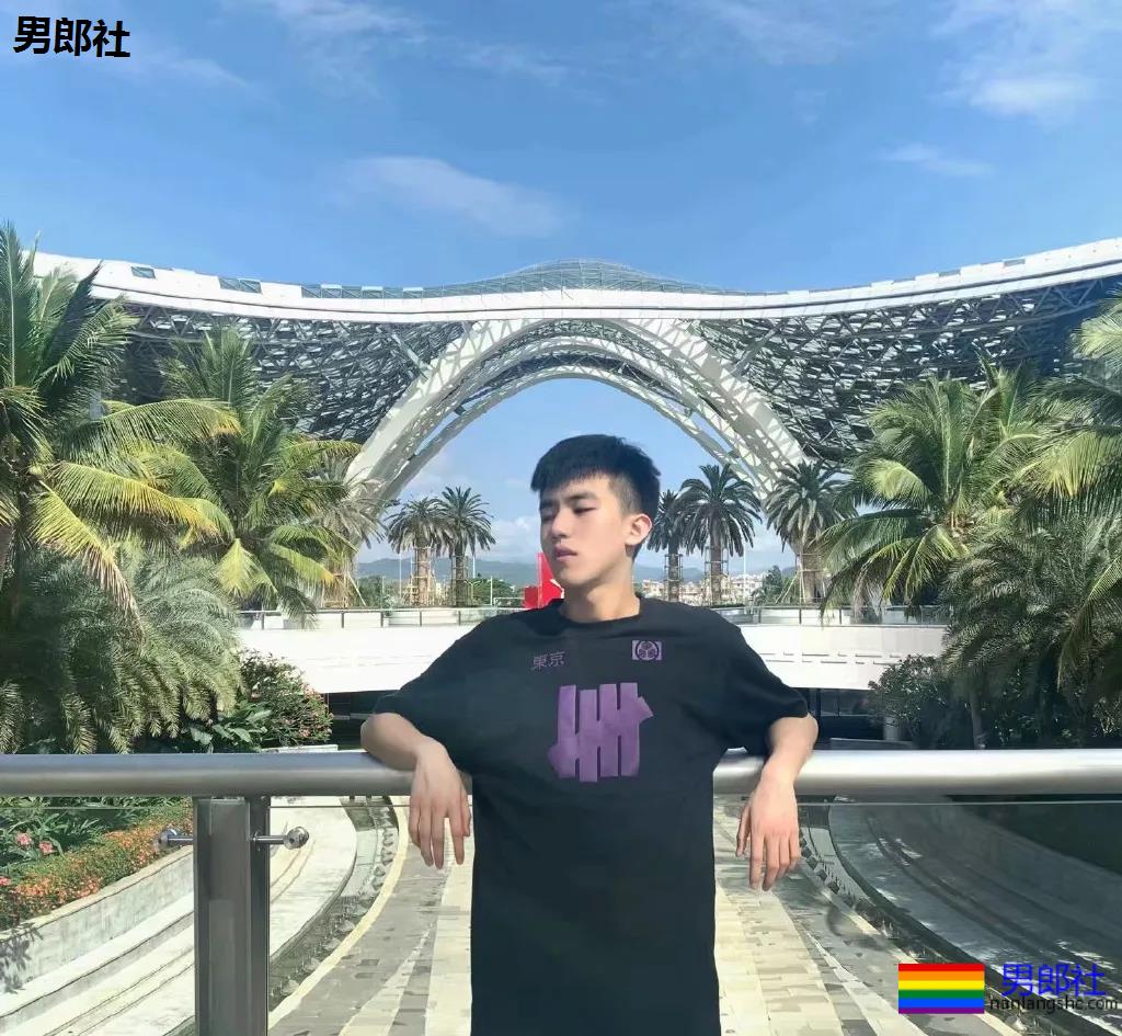 发育不错的00后体育生小狼狗，谁是你未来老公？ - 51虹马