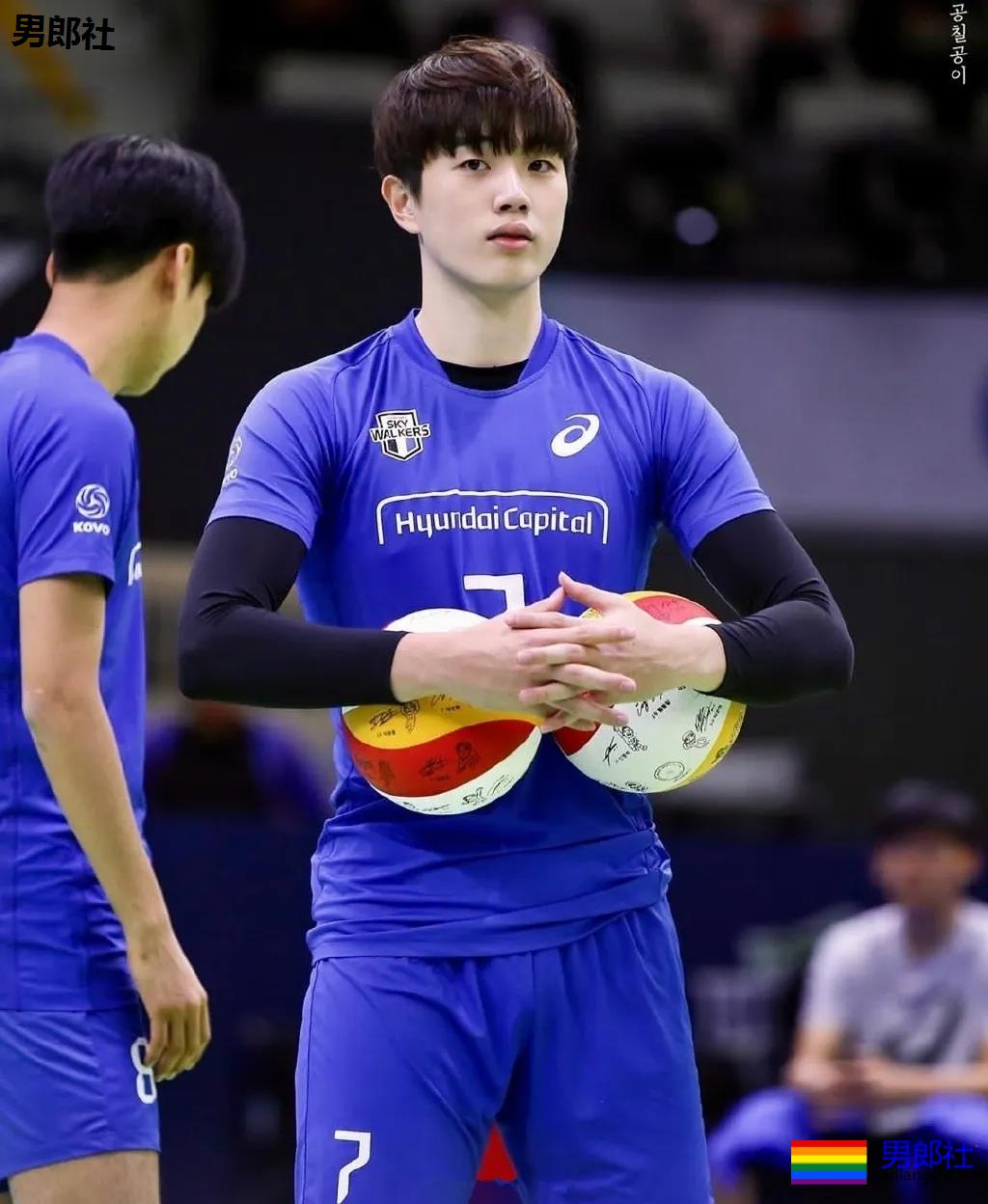 发育不错的00后体育生小狼狗，谁是你未来老公？ - 51虹马