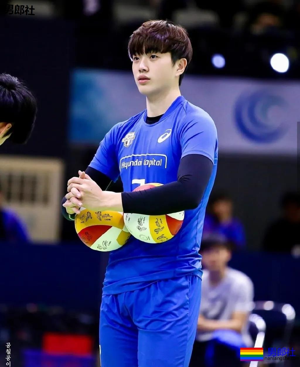 发育不错的00后体育生小狼狗，谁是你未来老公？ - 51虹马