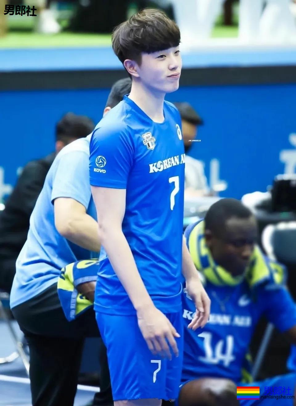 发育不错的00后体育生小狼狗，谁是你未来老公？ - 51虹马