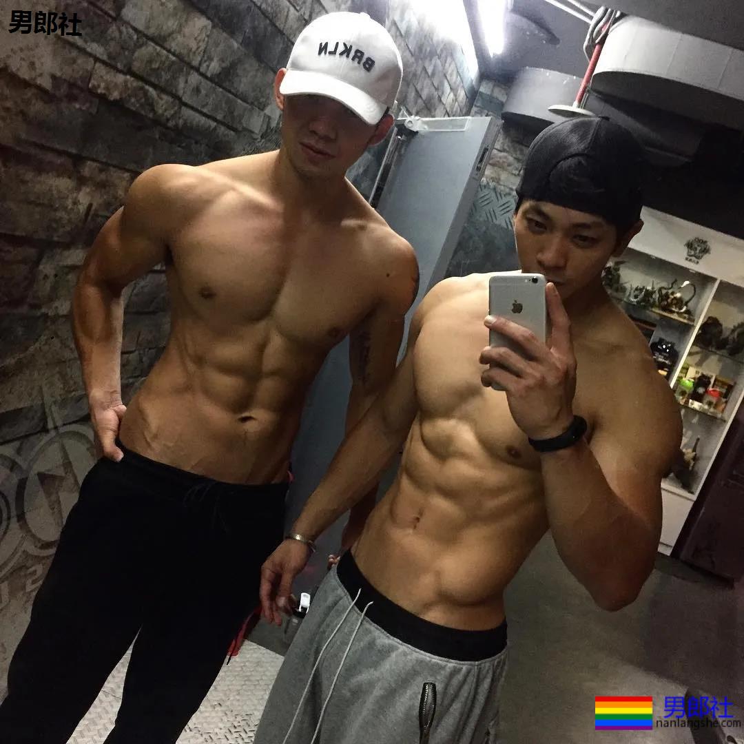 高帅大鼻子健身私教写真被扒，腹肌小狼狗实力超级强劲! - 51虹马