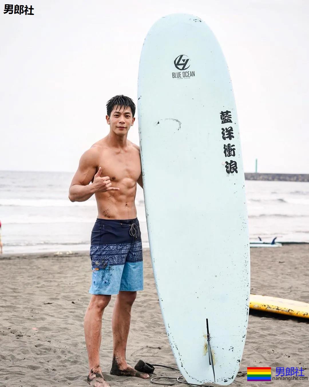 高帅大鼻子健身私教写真被扒，腹肌小狼狗实力超级强劲! - 51虹马