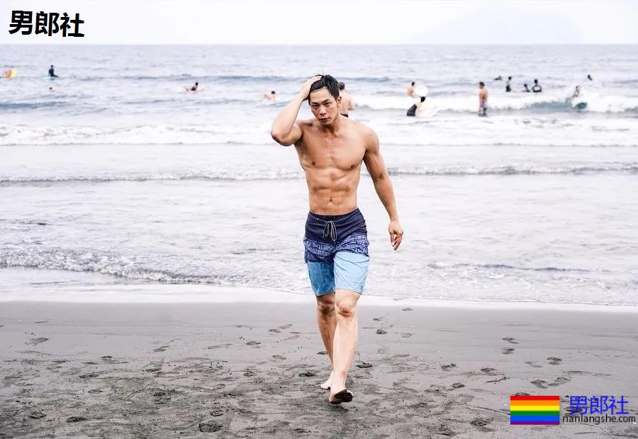 高帅大鼻子健身私教写真被扒，腹肌小狼狗实力超级强劲! - 51虹马