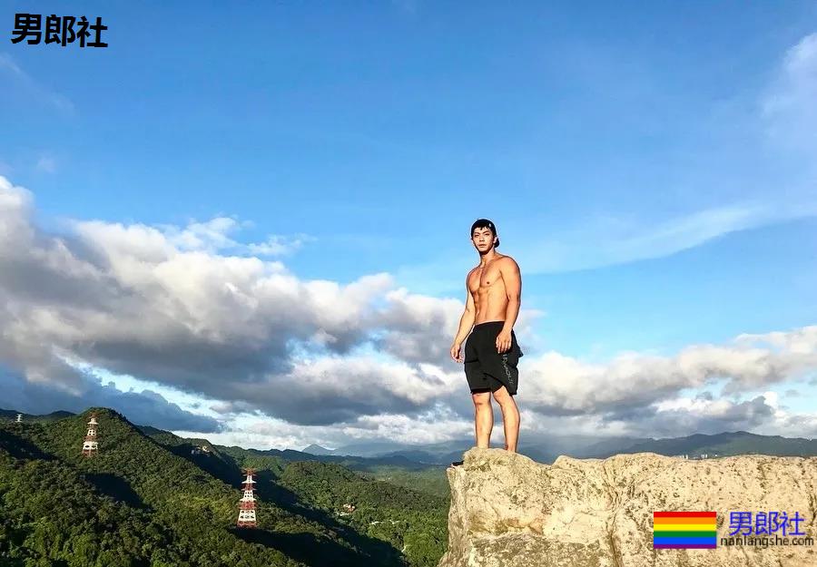 高帅大鼻子健身私教写真被扒，腹肌小狼狗实力超级强劲! - 51虹马