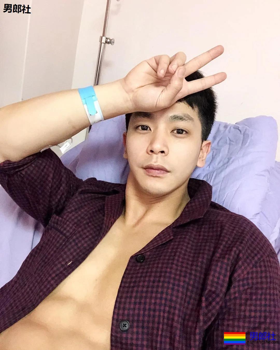 高帅大鼻子健身私教写真被扒，腹肌小狼狗实力超级强劲! - 51虹马