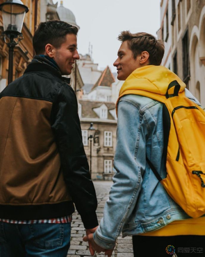 乌克兰小哥分享他和男友的一连串“初体验”-51虹马