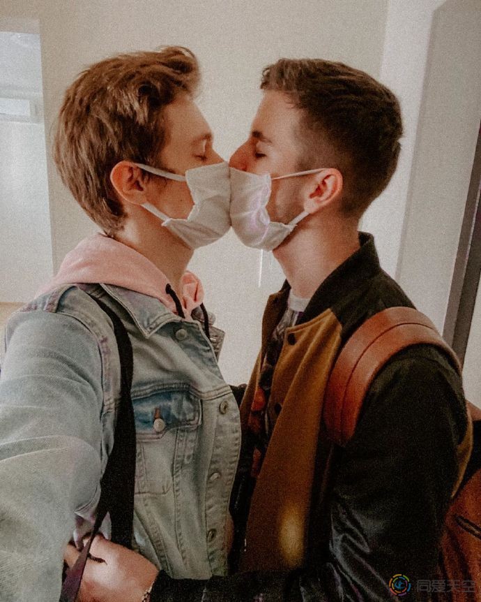 乌克兰小哥分享他和男友的一连串“初体验” - 51虹马