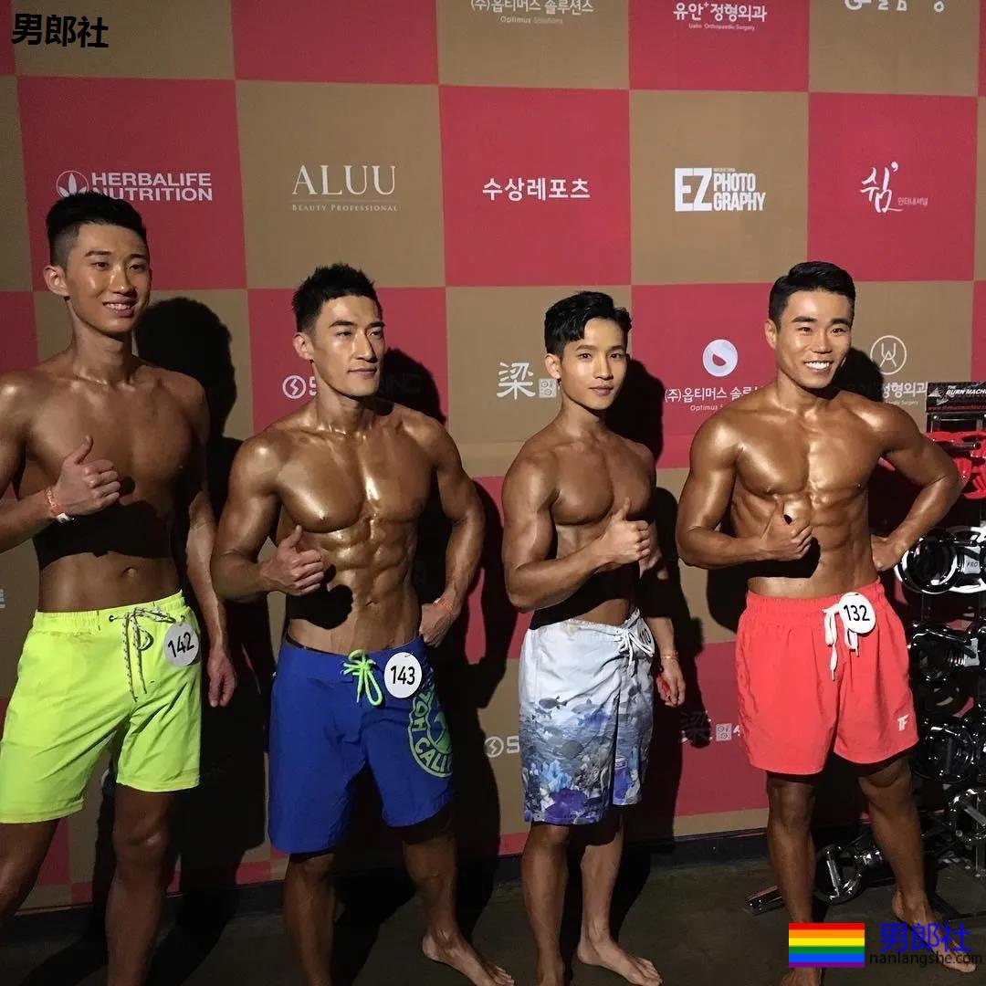 韩国健美小狼狗在舞台上释放荷尔蒙 - 51虹马