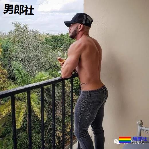 肌肉舞男参加同志派对后感染新冠去世,男友悲痛 - 51虹马 肌肉舞男参加同志派对后感染新冠去世,男友悲痛 - 51虹马