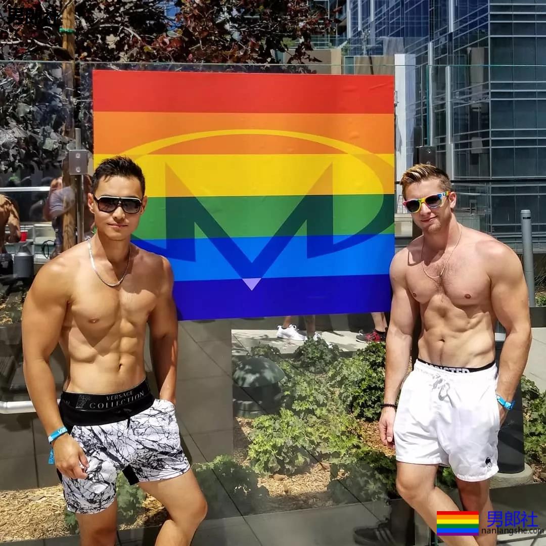 网红健身教练找了个美国肌肉男友，这下“幸福”了-51虹马