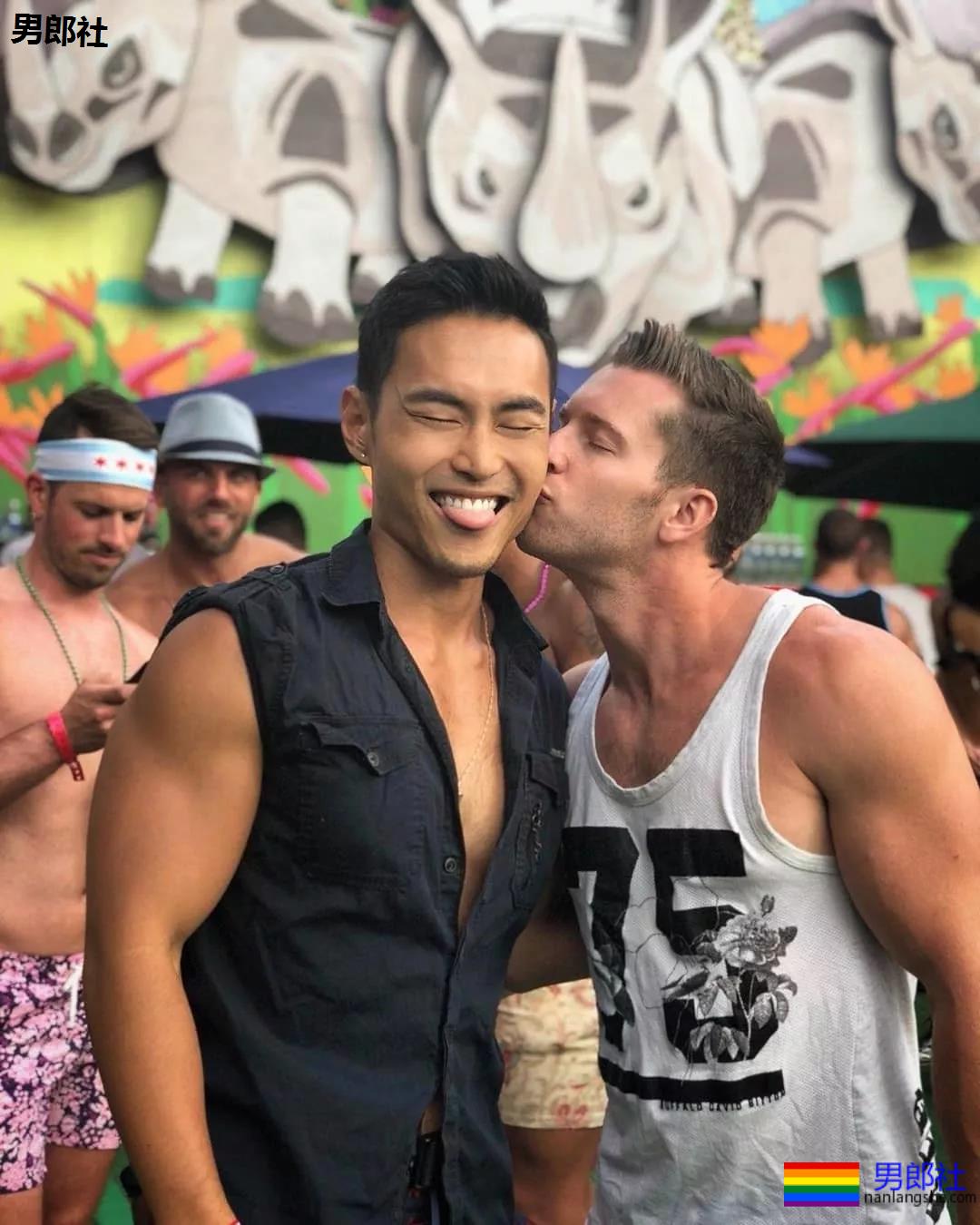 网红健身教练找了个美国肌肉男友，这下“幸福”了 - 51虹马