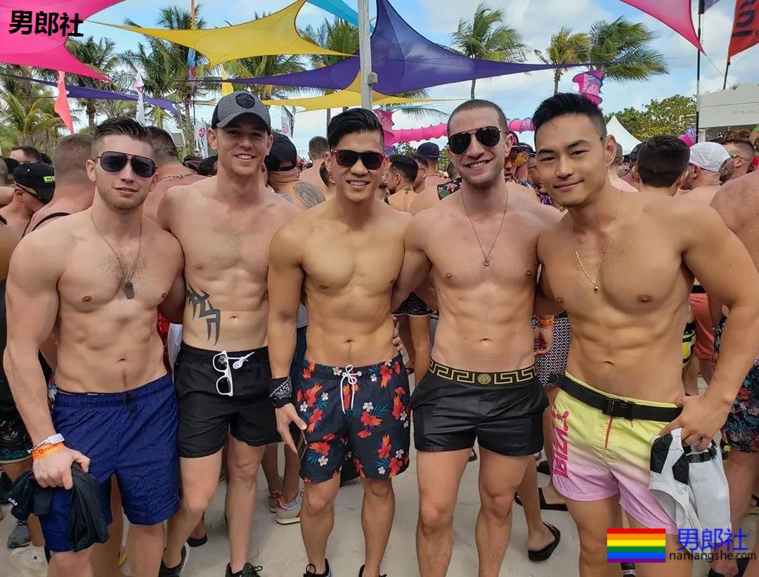 网红健身教练找了个美国肌肉男友，这下“幸福”了 - 51虹马