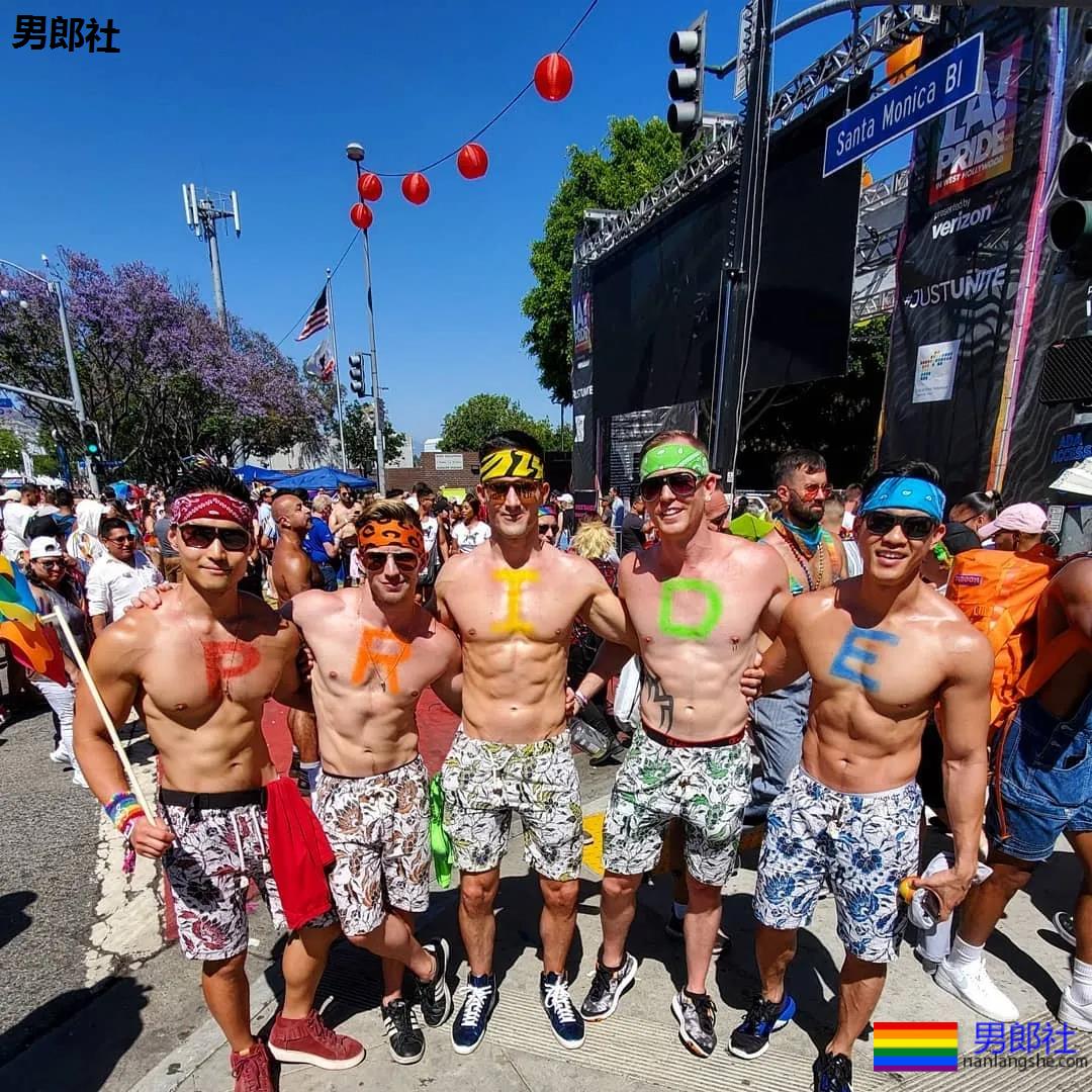 网红健身教练找了个美国肌肉男友，这下“幸福”了 - 51虹马