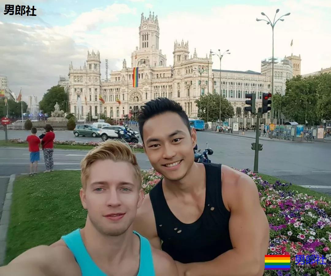 网红健身教练找了个美国肌肉男友，这下“幸福”了 - 51虹马