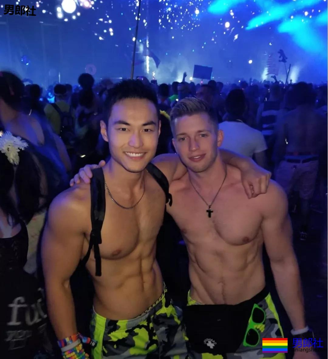 网红健身教练找了个美国肌肉男友，这下“幸福”了 - 51虹马