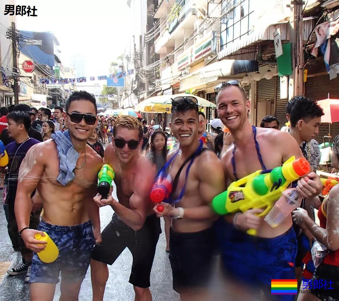 网红健身教练找了个美国肌肉男友，这下“幸福”了 - 51虹马