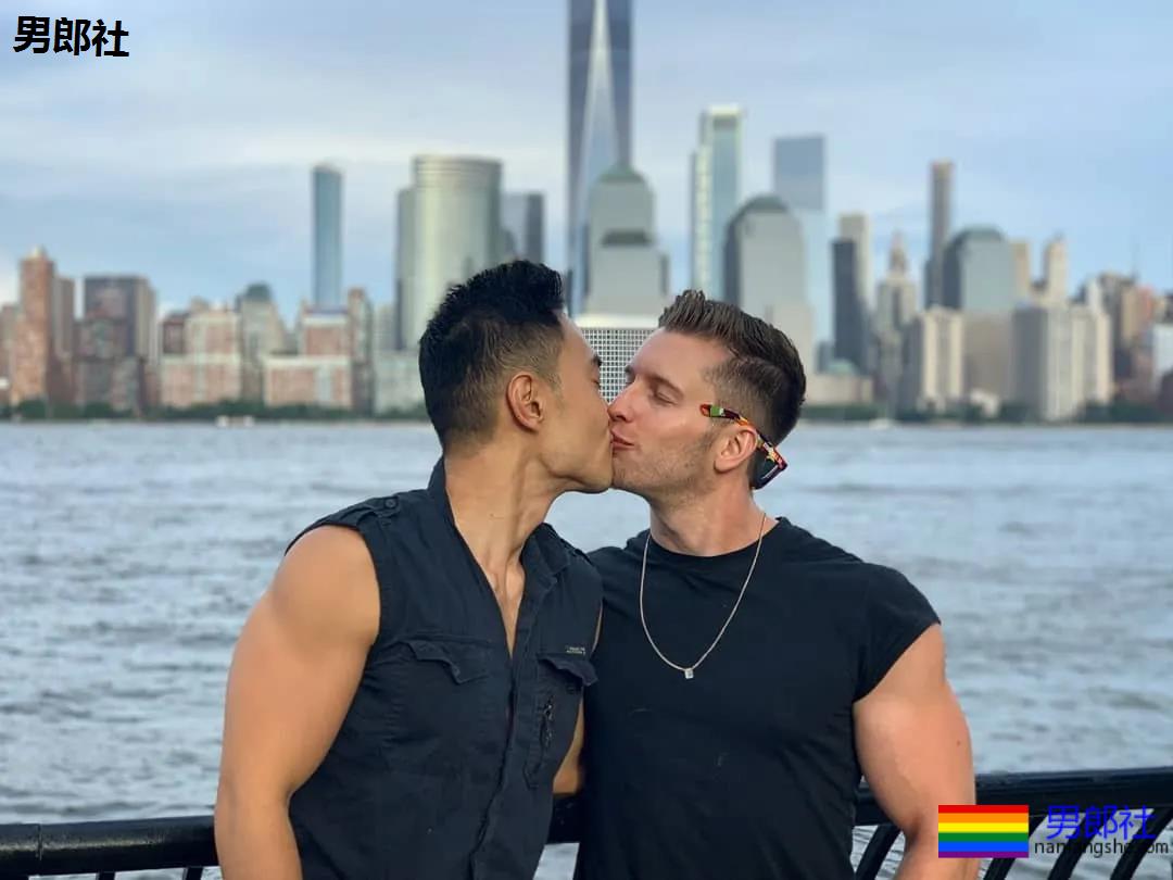 网红健身教练找了个美国肌肉男友，这下“幸福”了 - 51虹马