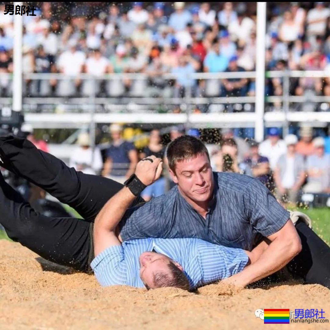 摔跤壮男运动员出柜：知道自己是，却不敢承认 - 51虹马