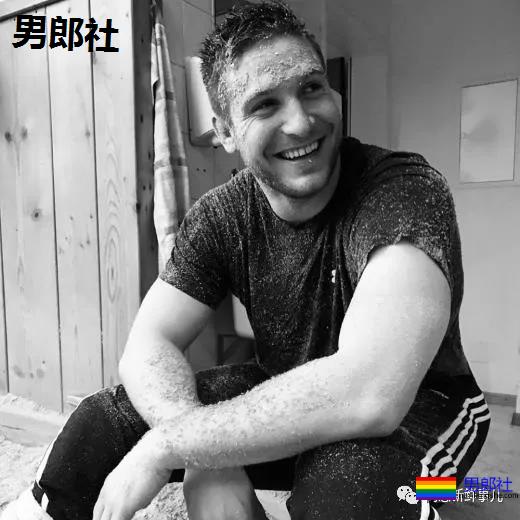 摔跤壮男运动员出柜：知道自己是，却不敢承认 - 51虹马