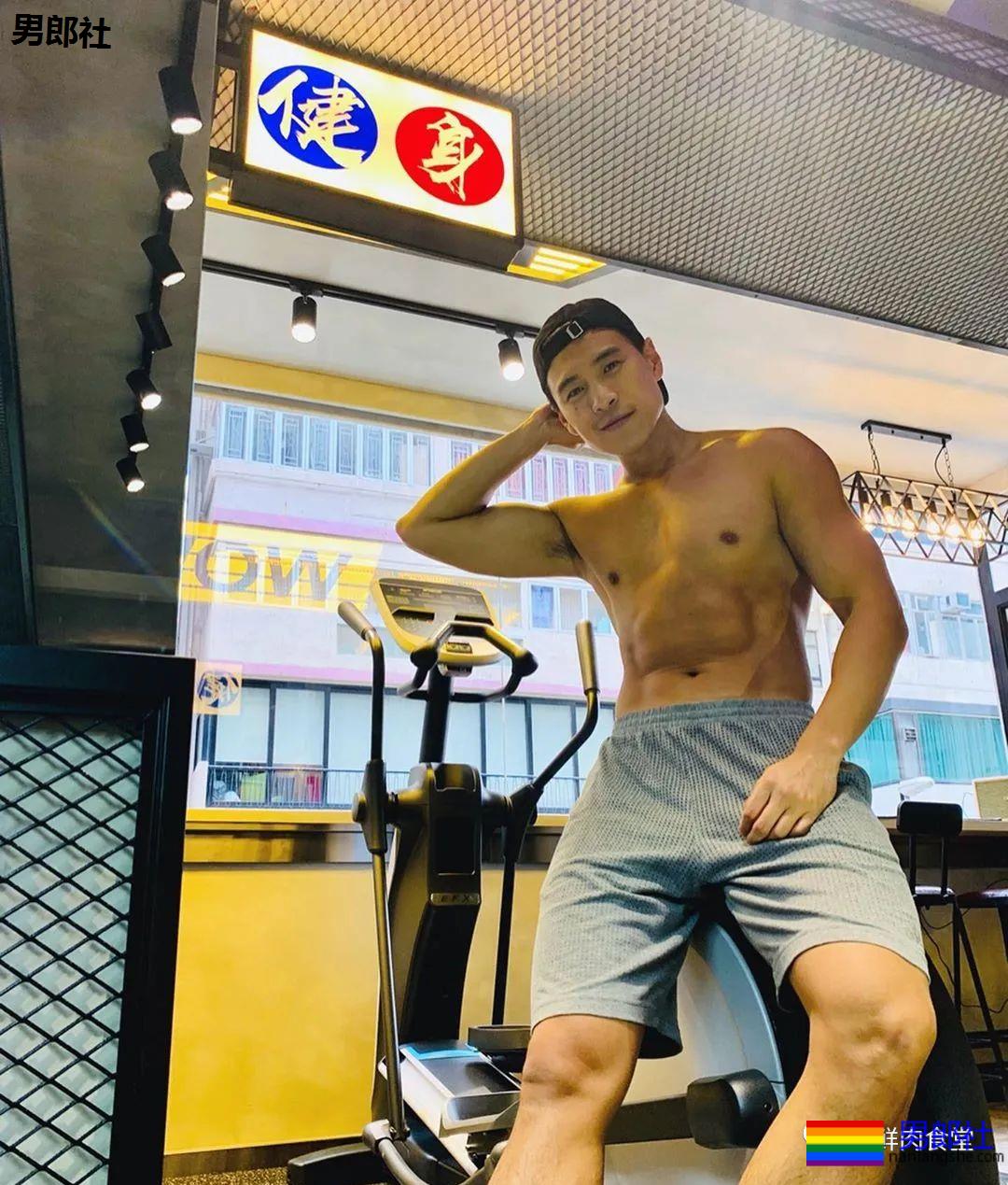 肌肉男扛不住诱惑下海，如今翻身当老板！ - 51虹马