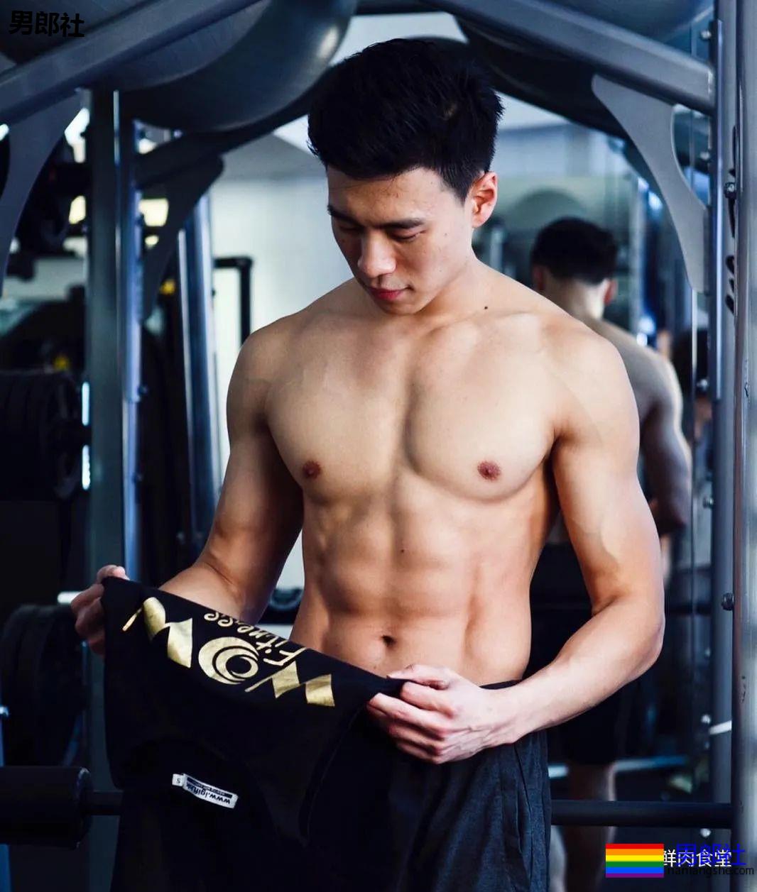 肌肉男扛不住诱惑下海，如今翻身当老板！ - 51虹马