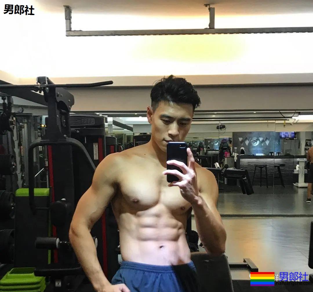 肌肉男扛不住诱惑下海，如今翻身当老板！ - 51虹马